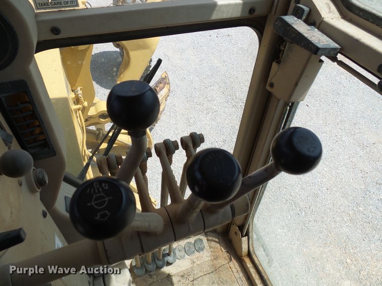 image for item DB2218 1996 Caterpillar 135H motor grader