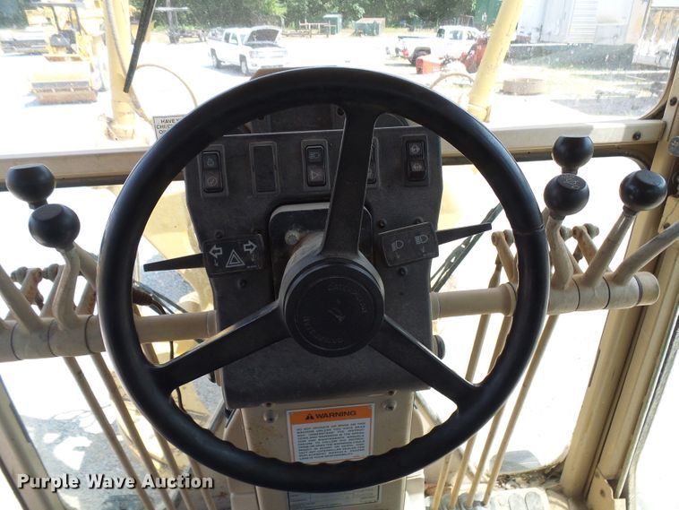 image for item DB2218 1996 Caterpillar 135H motor grader