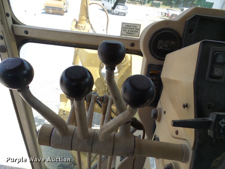 image for item DB2218 1996 Caterpillar 135H motor grader