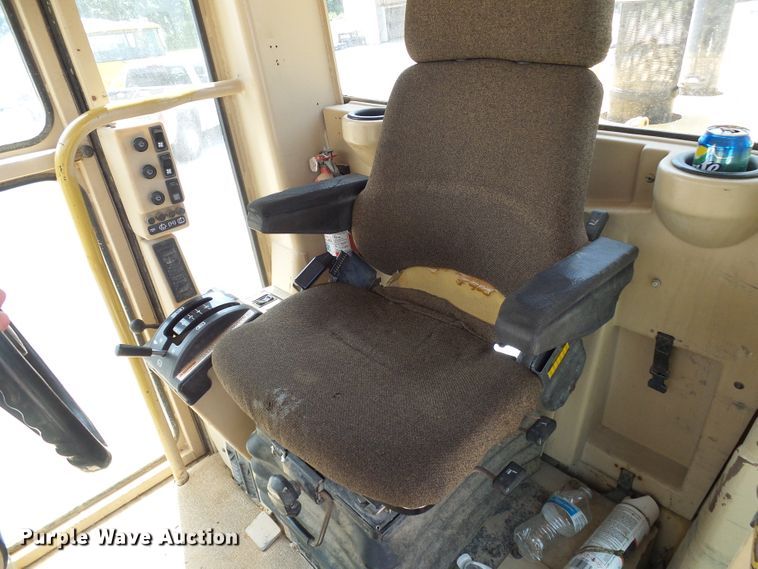 image for item DB2218 1996 Caterpillar 135H motor grader