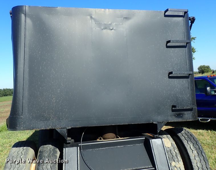 image for item DB7699 1993 shop built end dump pup trailer