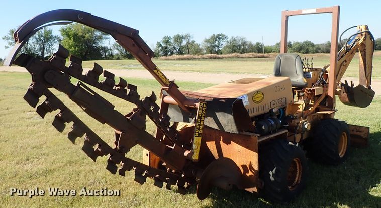 image for item DB7702 1983 Case 30+4 trencher