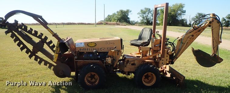 image for item DB7702 1983 Case 30+4 trencher