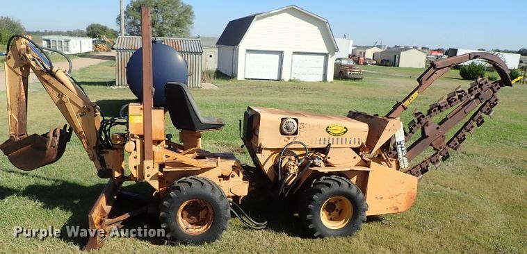 image for item DB7702 1983 Case 30+4 trencher