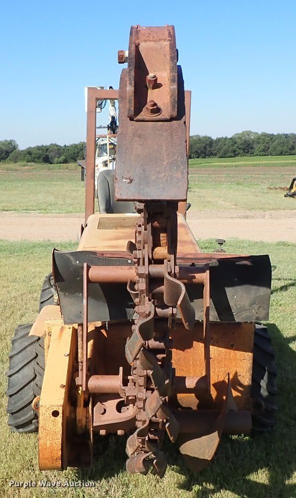 image for item DB7702 1983 Case 30+4 trencher