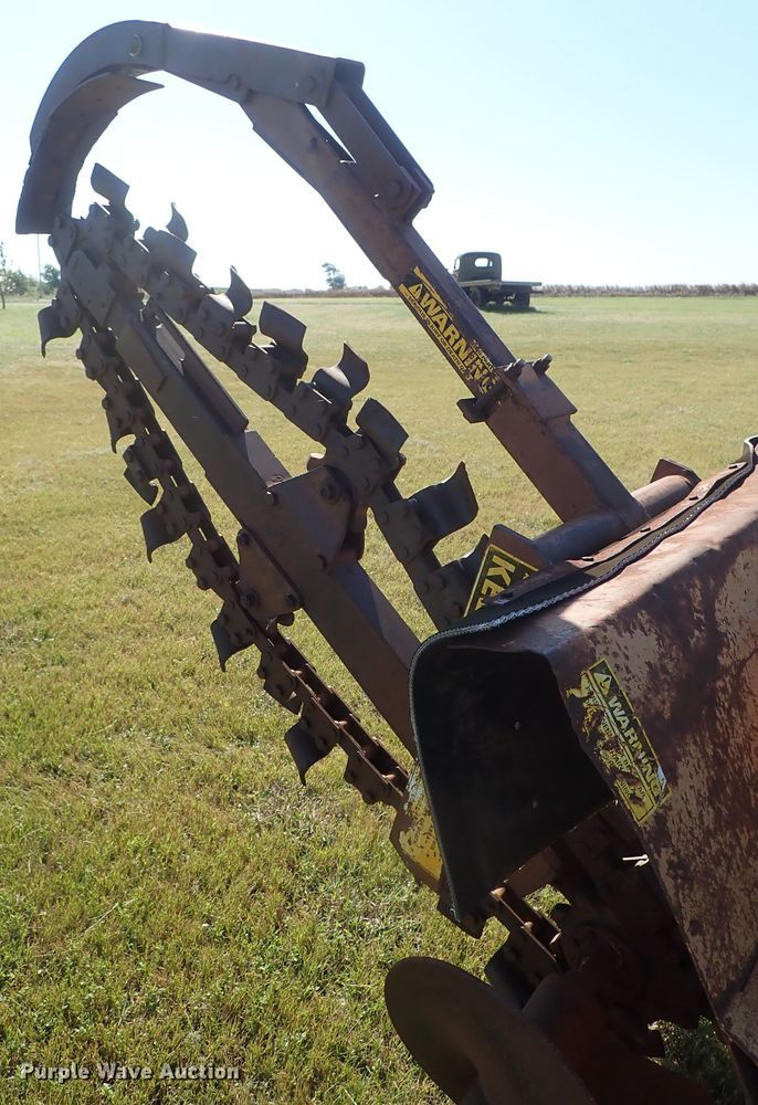 image for item DB7702 1983 Case 30+4 trencher