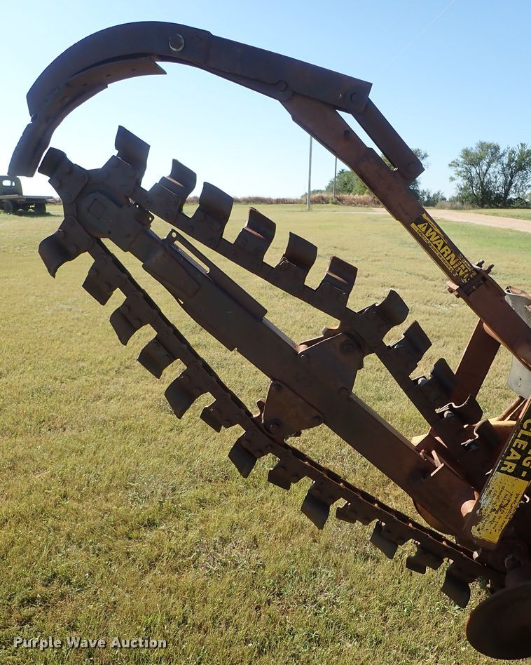 image for item DB7702 1983 Case 30+4 trencher