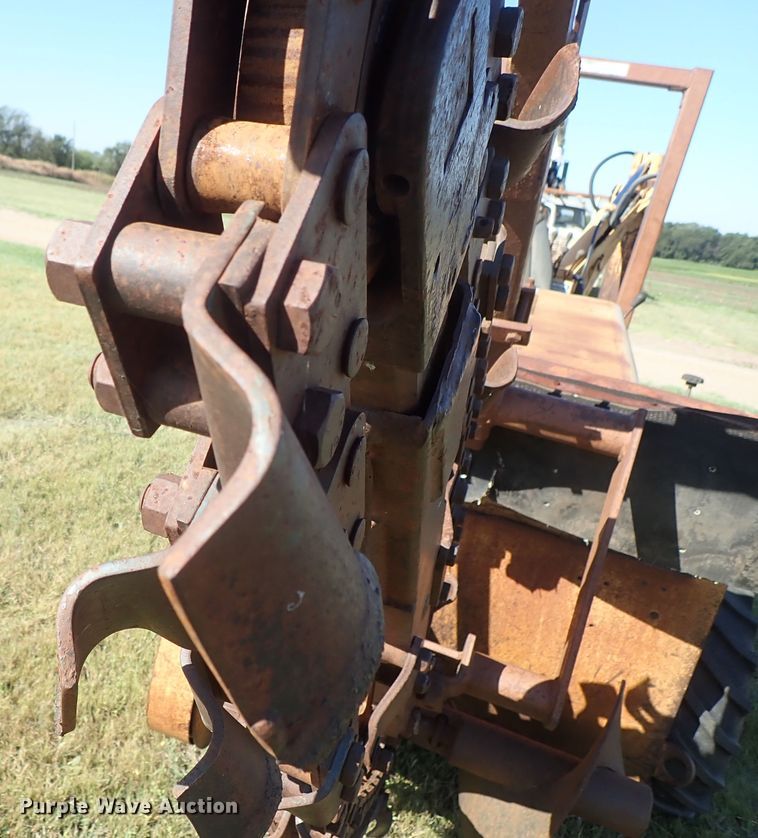image for item DB7702 1983 Case 30+4 trencher