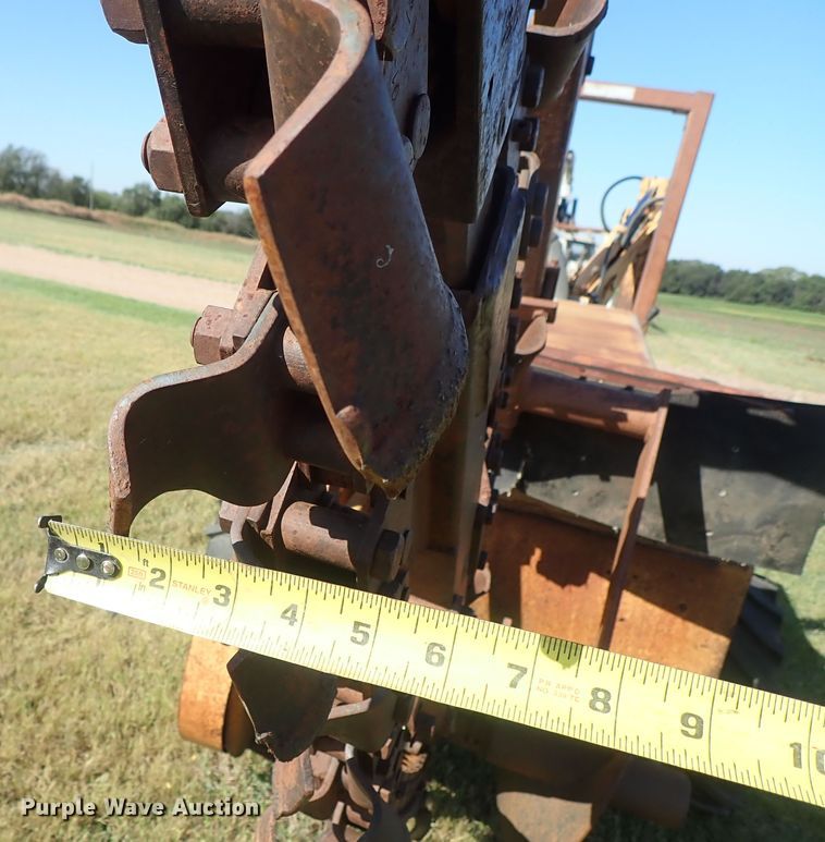 image for item DB7702 1983 Case 30+4 trencher