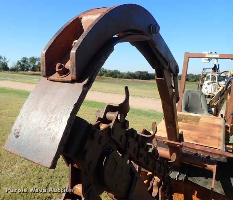 image for item DB7702 1983 Case 30+4 trencher