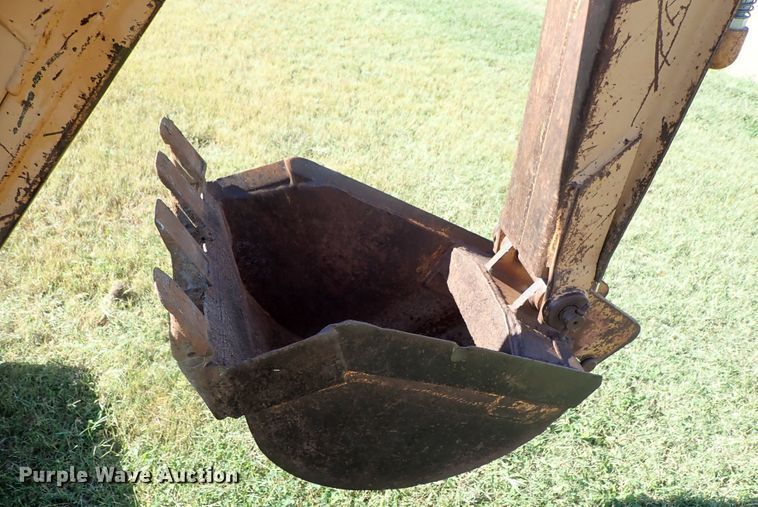 image for item DB7702 1983 Case 30+4 trencher