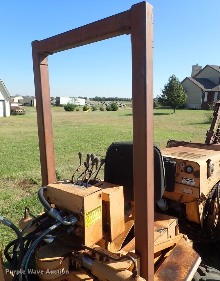 image for item DB7702 1983 Case 30+4 trencher