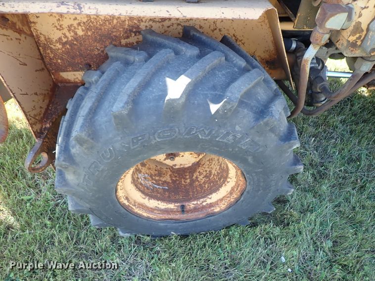 image for item DB7702 1983 Case 30+4 trencher