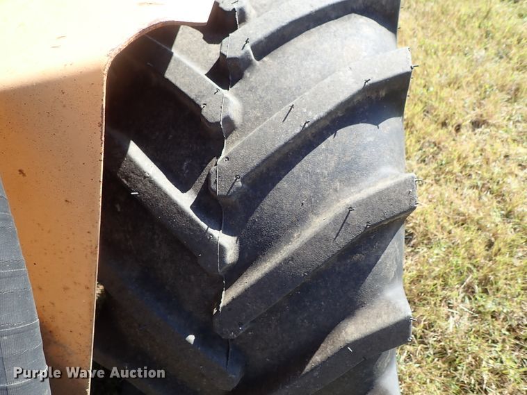 image for item DB7702 1983 Case 30+4 trencher