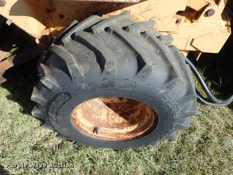 image for item DB7702 1983 Case 30+4 trencher