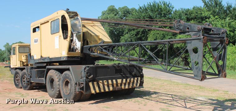 image for item DD4985 1969 P & H 645TC crane