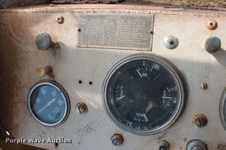 image for item DD4985 1969 P & H 645TC crane