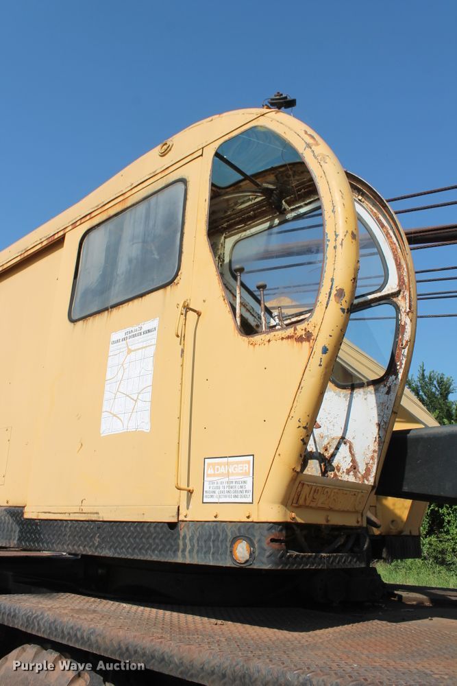 image for item DD4985 1969 P & H 645TC crane