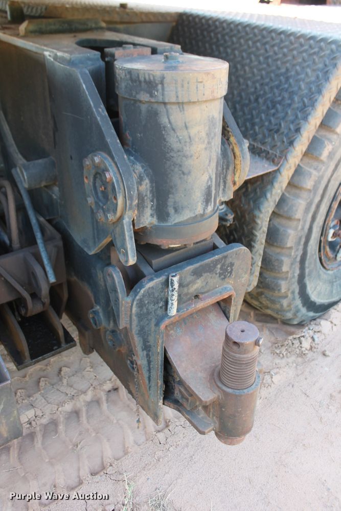 image for item DD4985 1969 P & H 645TC crane