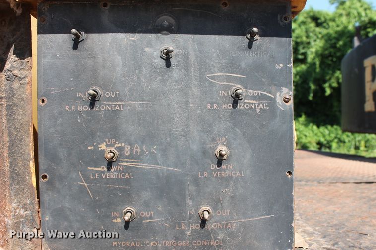 image for item DD4985 1969 P & H 645TC crane