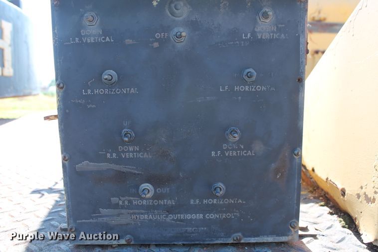 image for item DD4985 1969 P & H 645TC crane