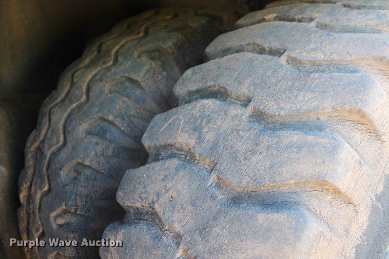 image for item DD4985 1969 P & H 645TC crane