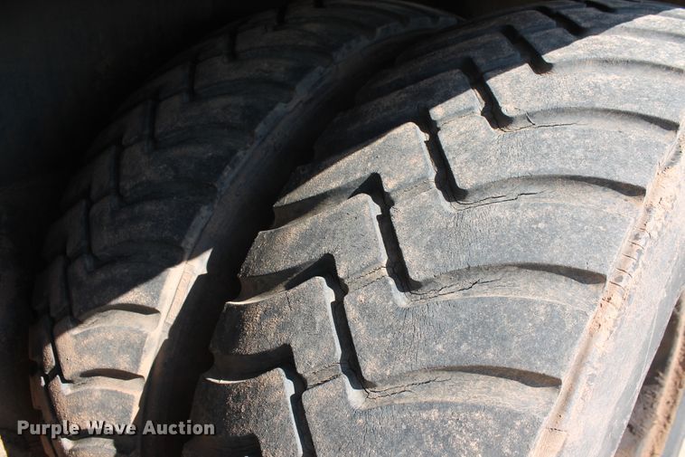 image for item DD4985 1969 P & H 645TC crane