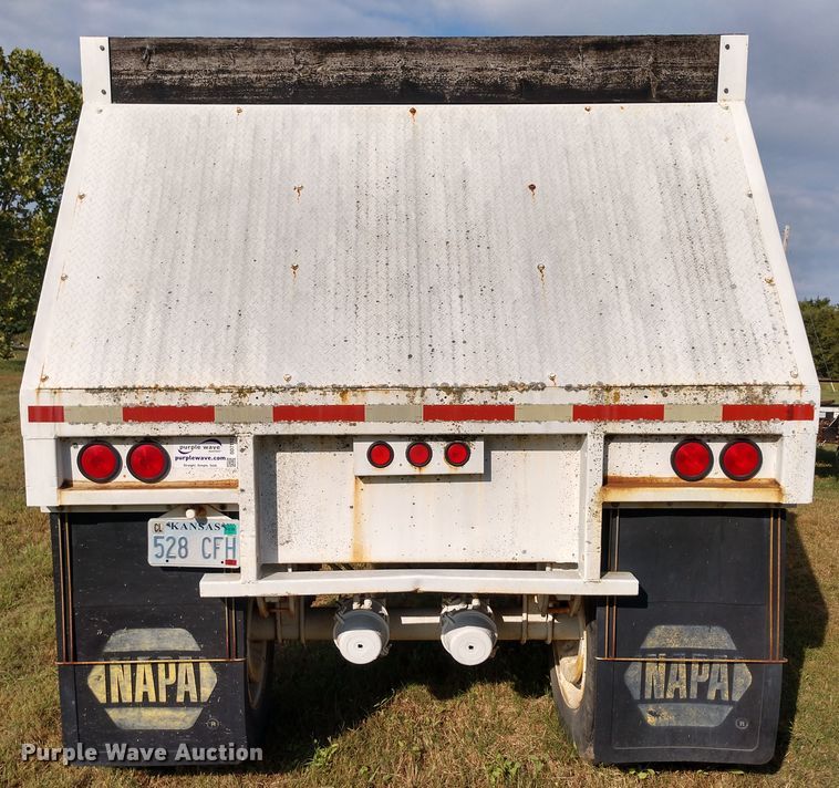 image for item DD7112 1987 Lode bottom dump trailer