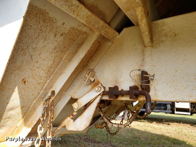 image for item DD7112 1987 Lode bottom dump trailer