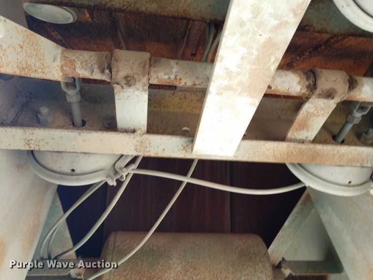 image for item DD7112 1987 Lode bottom dump trailer