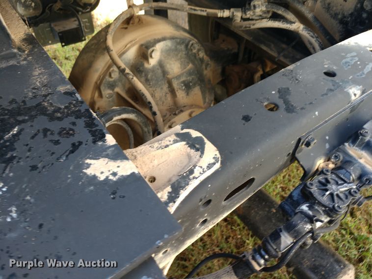 image for item DD7113 2001 Freightliner FL70 semi truck