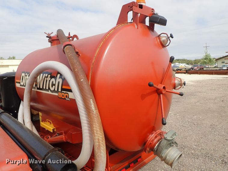 image for item DE1106 2003 Ditch Witch FX30 vacuum excavator