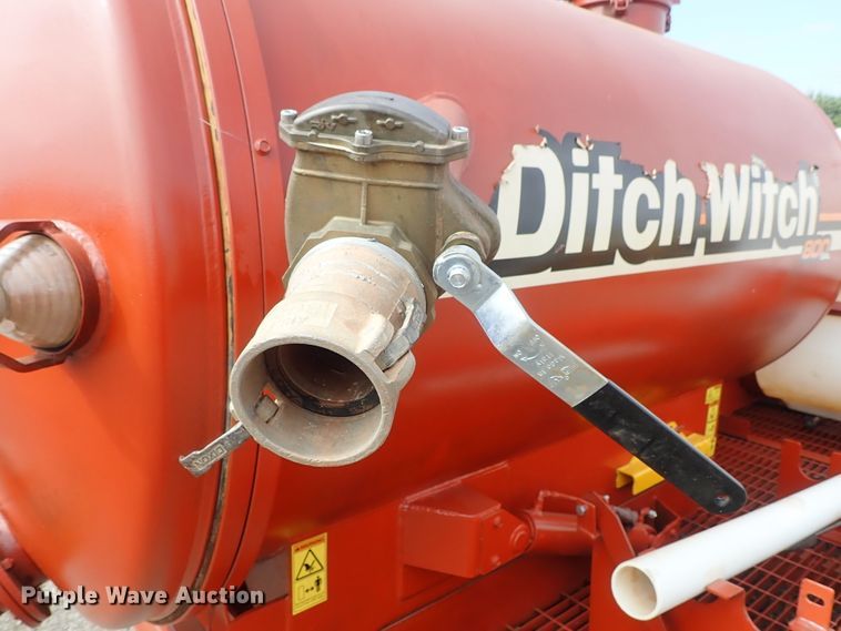 image for item DE1106 2003 Ditch Witch FX30 vacuum excavator