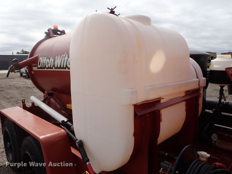 image for item DE1106 2003 Ditch Witch FX30 vacuum excavator