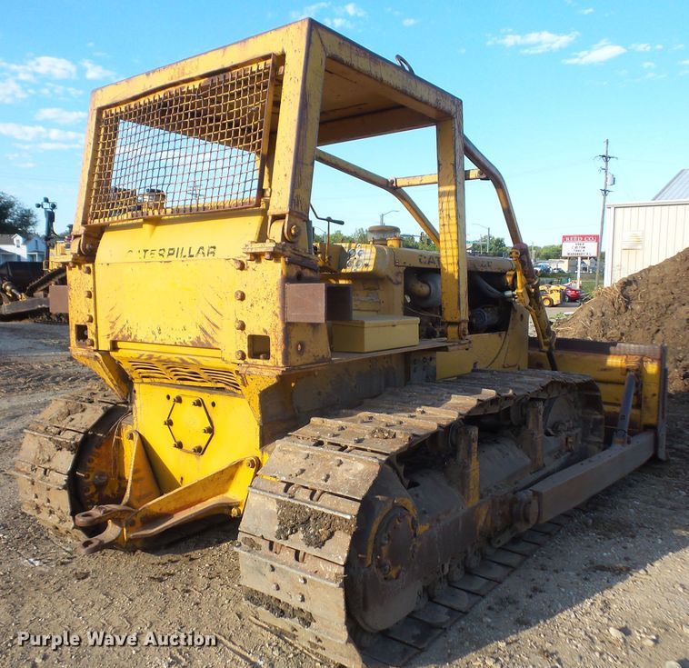 image for item DE2428 1964 Caterpillar D6C dozer