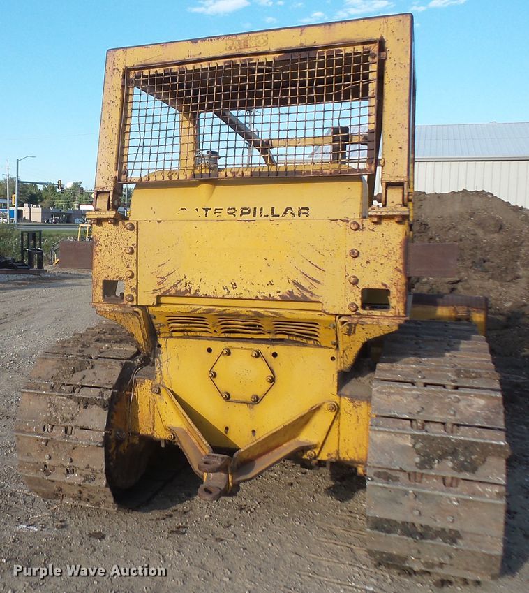 image for item DE2428 1964 Caterpillar D6C dozer