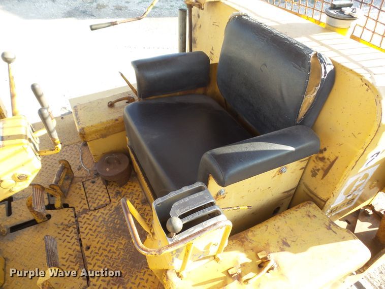 image for item DE2428 1964 Caterpillar D6C dozer