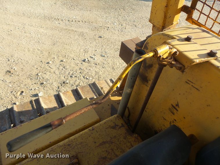 image for item DE2428 1964 Caterpillar D6C dozer