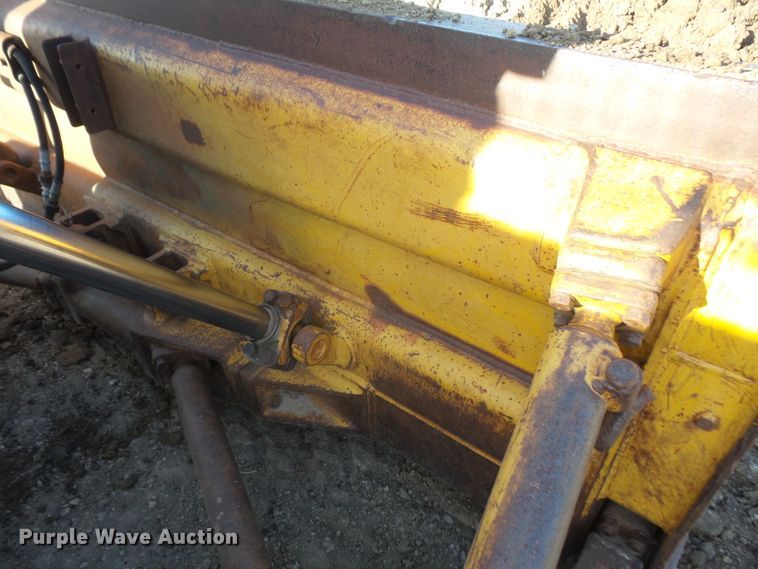 image for item DE2428 1964 Caterpillar D6C dozer