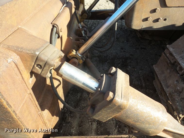 image for item DE2428 1964 Caterpillar D6C dozer