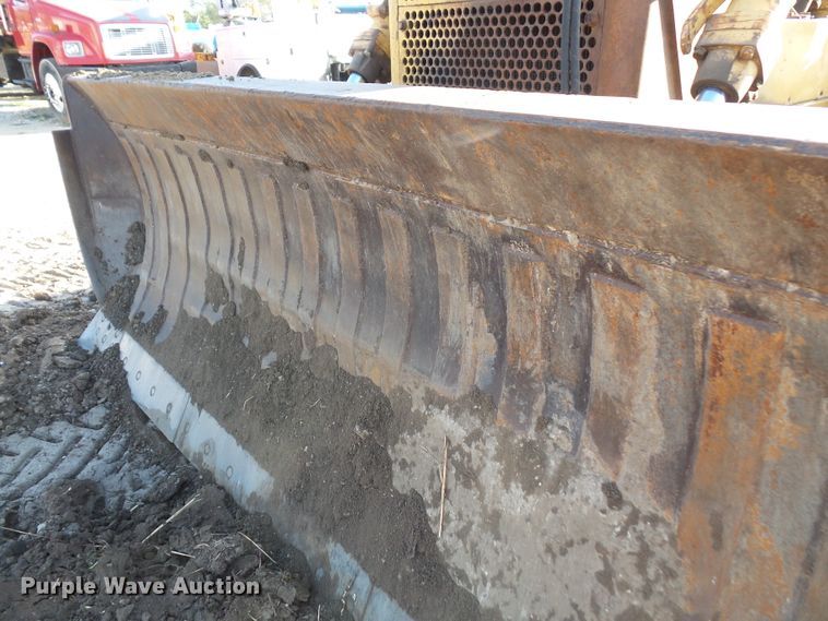 image for item DE2428 1964 Caterpillar D6C dozer