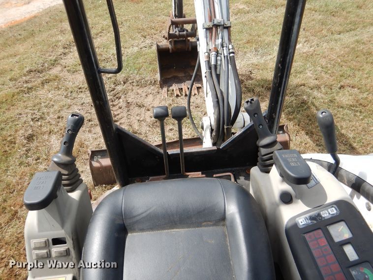image for item DE4021 2005 Bobcat 430 mini excavator