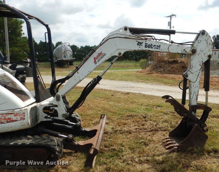 image for item DE4021 2005 Bobcat 430 mini excavator