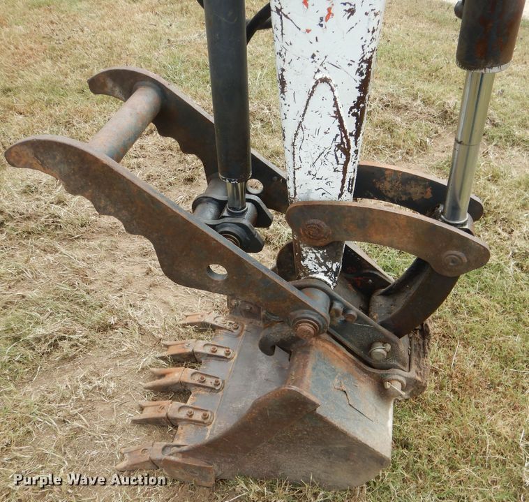 image for item DE4021 2005 Bobcat 430 mini excavator