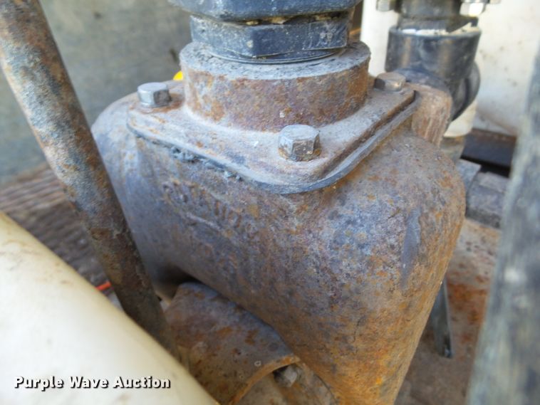 image for item DF0806 1997 Chevrolet C7H042 box truck