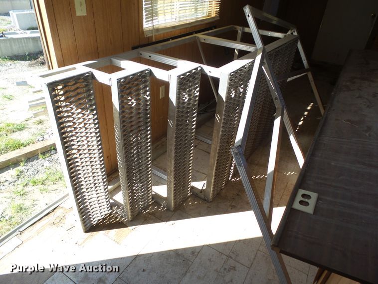 image for item DF0807 1999 Forest River Premiere job site trailer