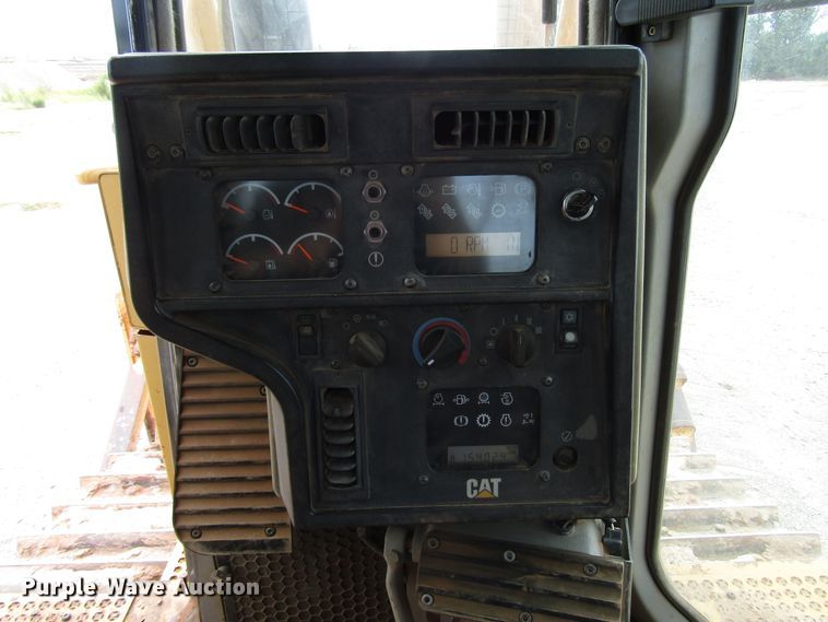 image for item DG0204 2005 Caterpillar D6R dozer