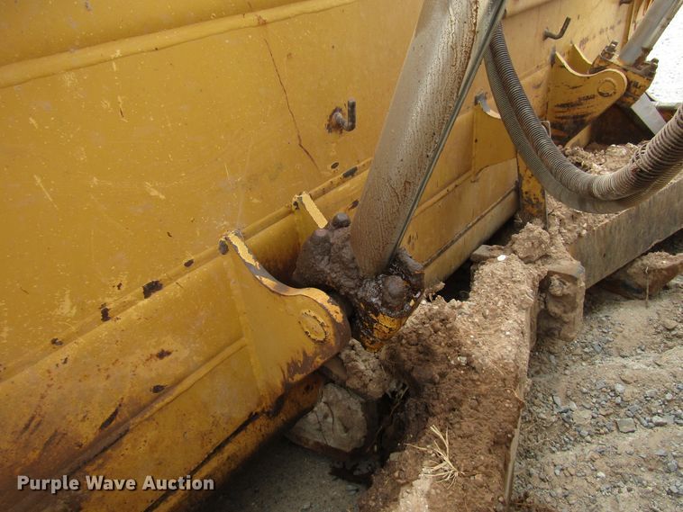 image for item DG0204 2005 Caterpillar D6R dozer