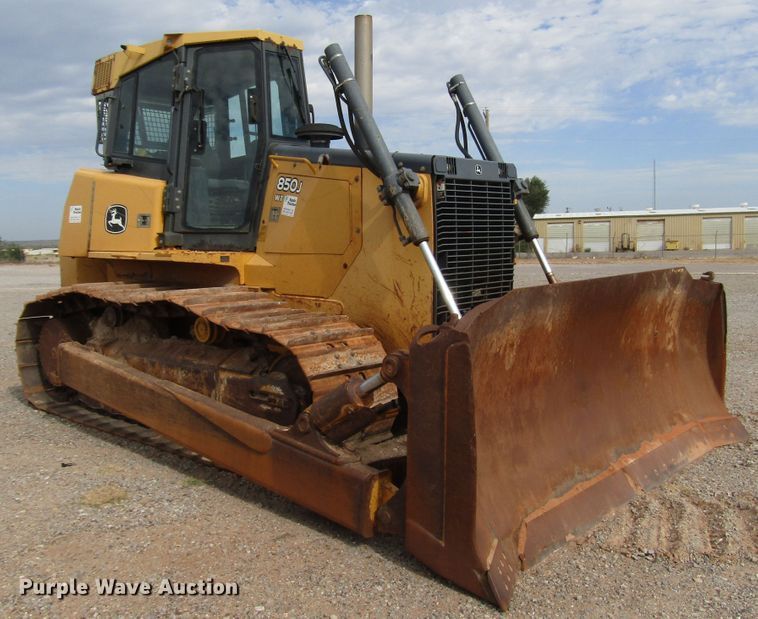 image for item DG0205 2008 John Deere 850J dozer
