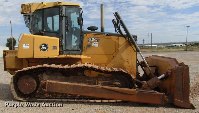 image for item DG0205 2008 John Deere 850J dozer